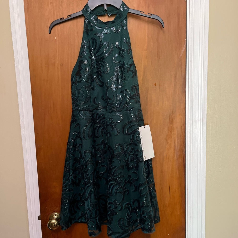 🆕. Sequin dress Prom Girl
Green Halter Dress size S
Holiday party Christmas